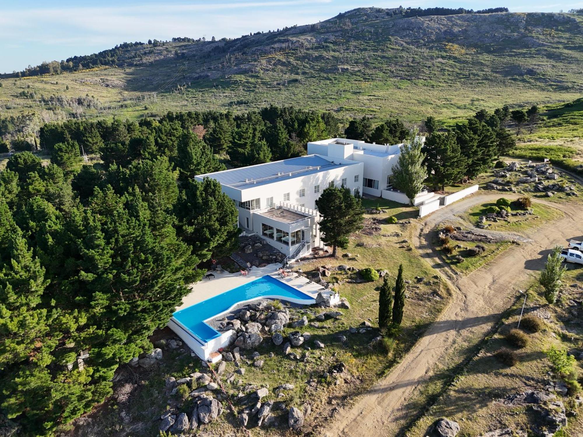 Elegance Hotel Tandil Exterior photo